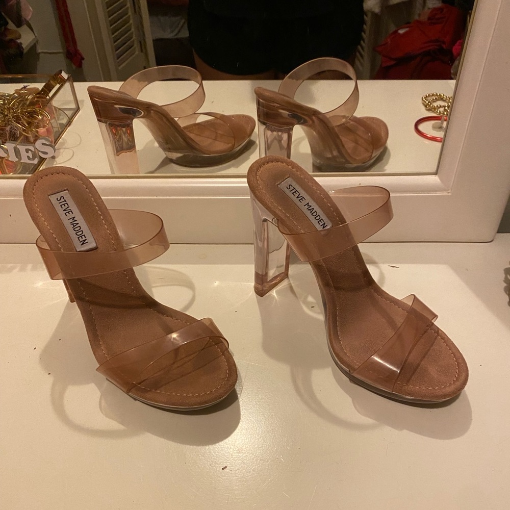 Super cute Steve Madden light pink nude clear heels that go with anything!!